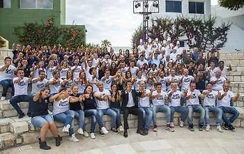 Th - Village オストゥーニ