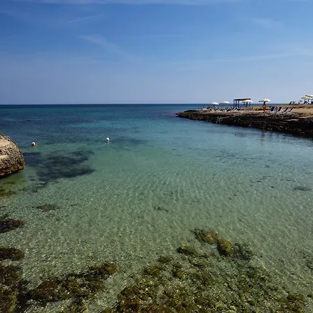 Th - Village オストゥーニ