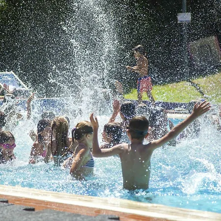 リゾート Th - Village