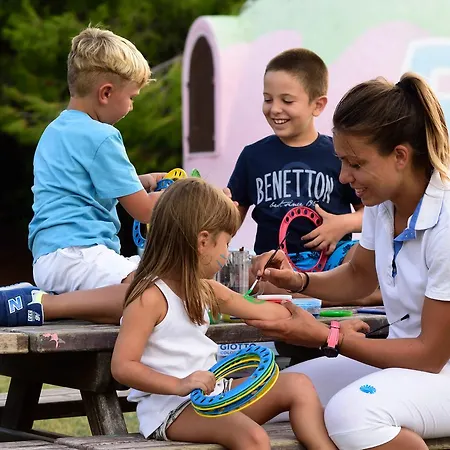 Th - Village Resort 3*